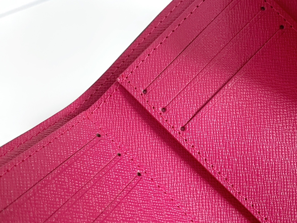 LVコピーウォレット角部分ディテール